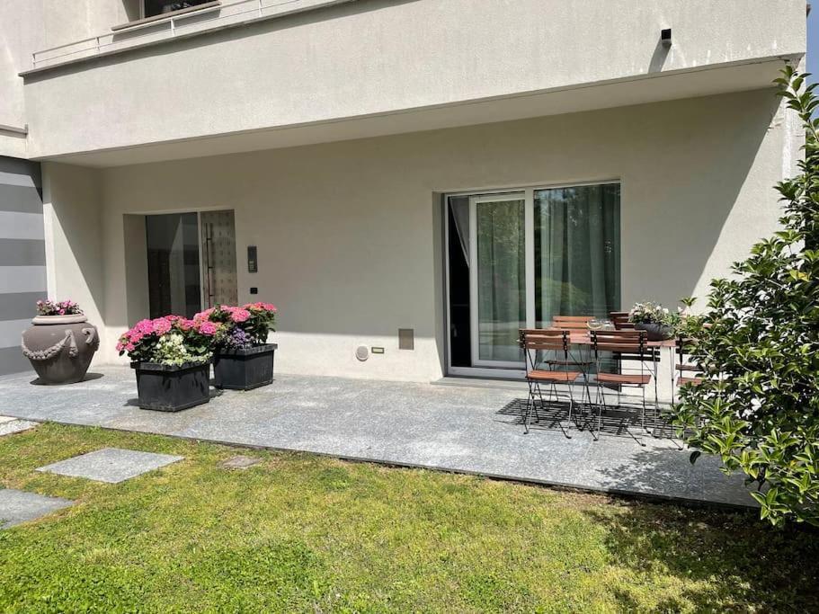 My humble house -Appartamento in villa con vista lago Oggiono Extérieur photo